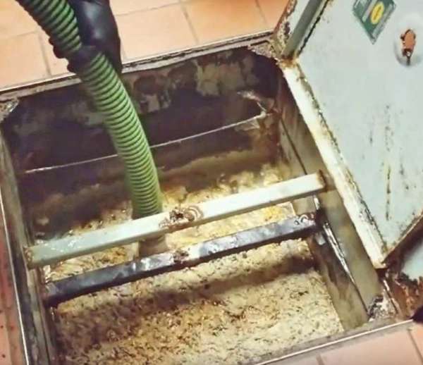 Grease Trap Cleaning 